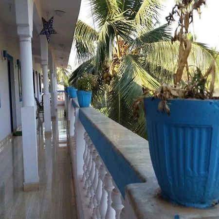 Spot On 61514 Laxmi Guest House Morjim Bagian luar foto